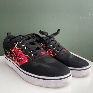 Heelys Pro 20 Prints Flame Roller Shoes Youth Size 6 (Women’s 7.5) Black Red